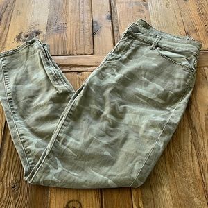 LOFT CAMO JEANS
